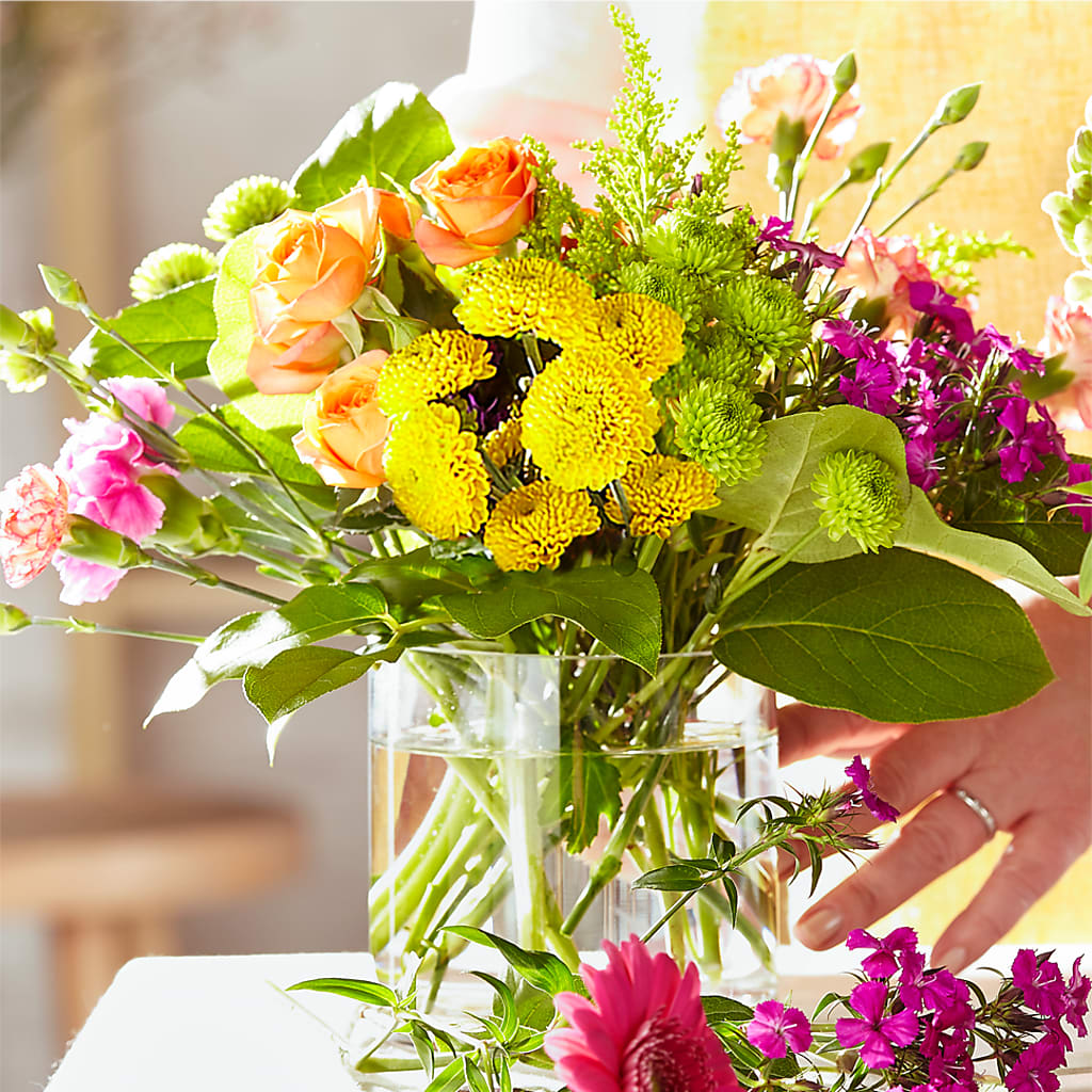 Bold & Bright – A Florist Original – MEME'S FRANKLIN FLOWER SHOP, Franklin LA