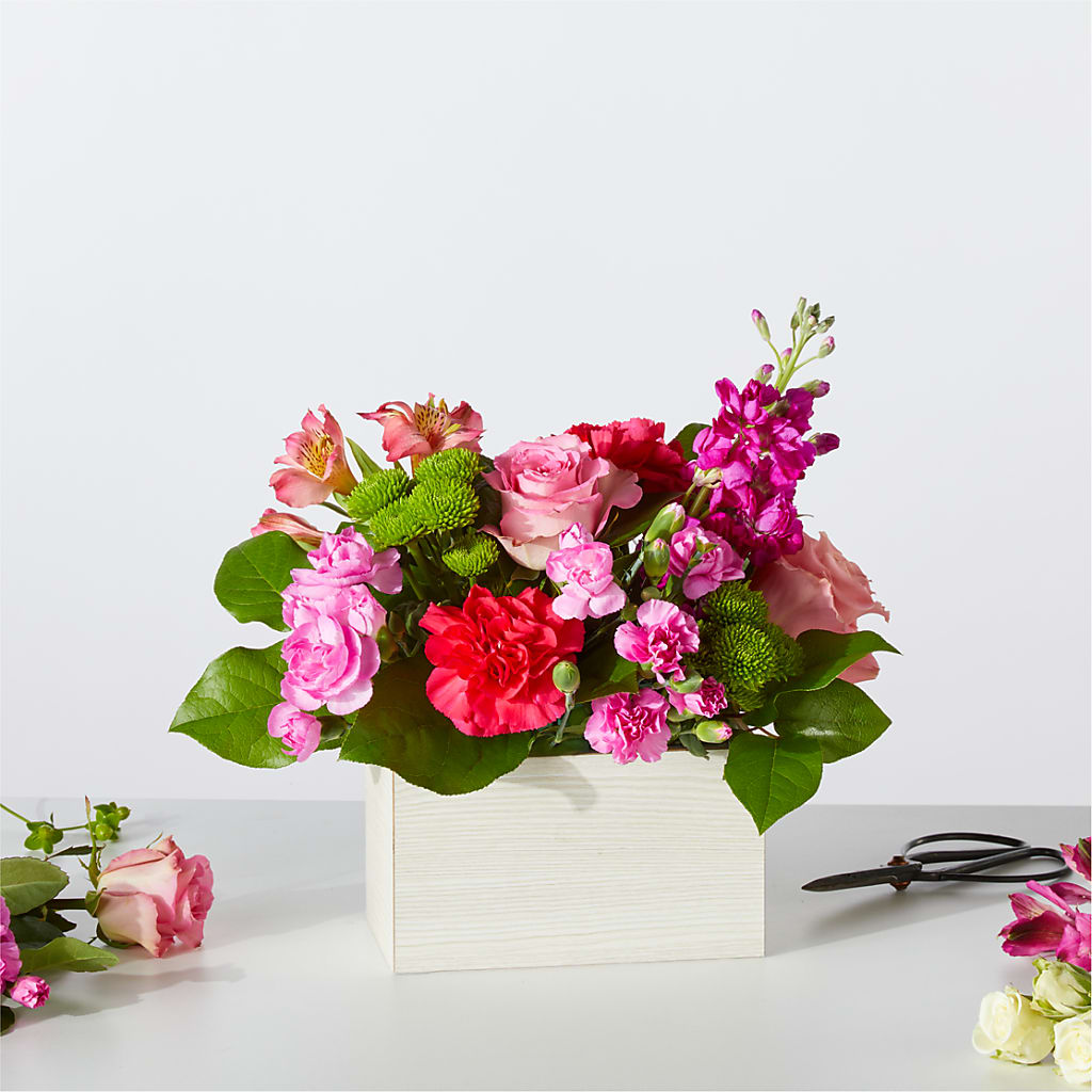 Sweetberry Box – A Florist Original – MEME'S FRANKLIN FLOWER SHOP, Franklin LA