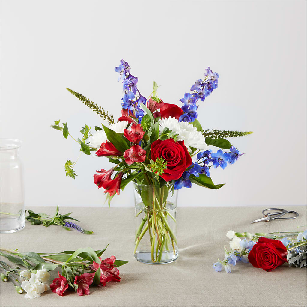Star Spangled - A Florist Original – MEME'S FRANKLIN FLOWER SHOP, Franklin LA