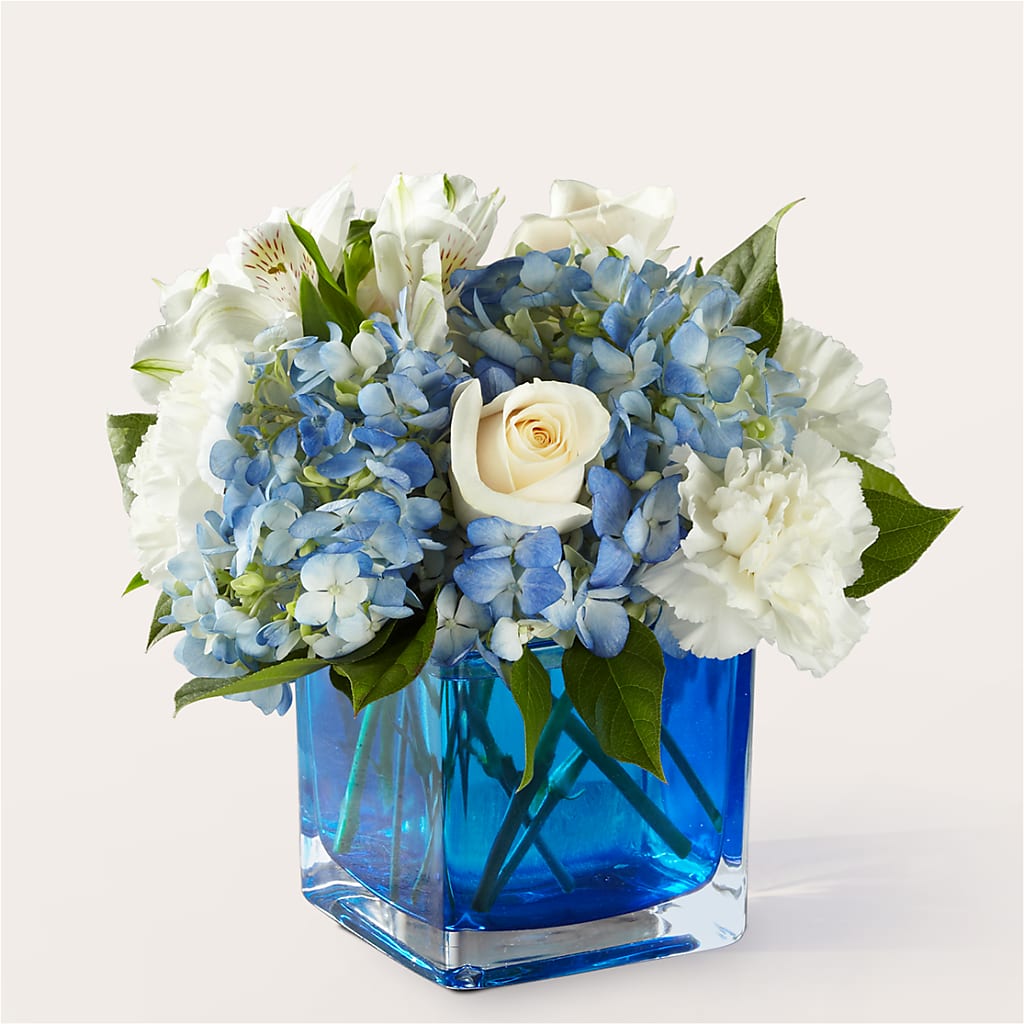 Soothing Waters Bouquet – MEME'S FRANKLIN FLOWER SHOP, Franklin LA