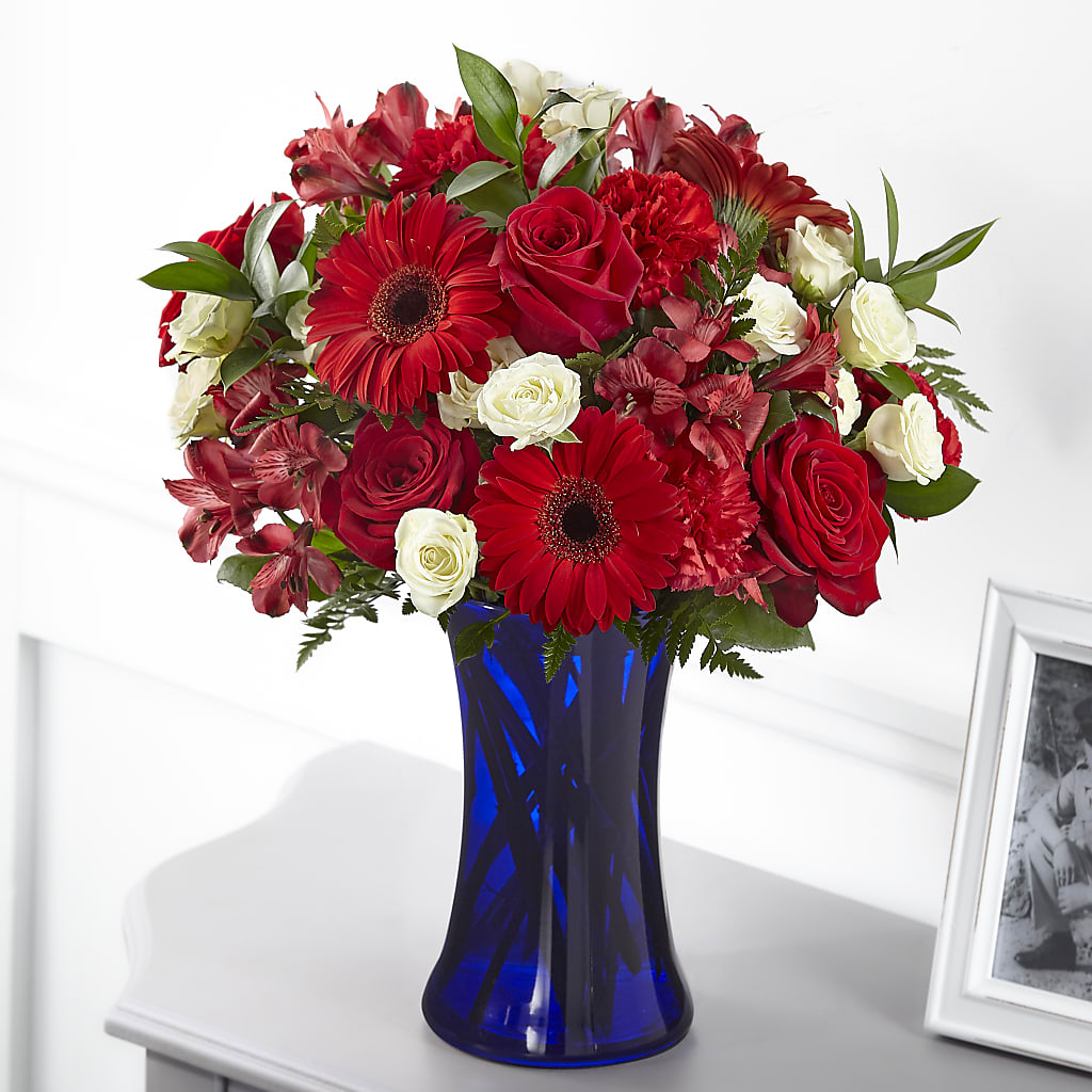Hearts Embrace Bouquet – MEME'S FRANKLIN FLOWER SHOP, Franklin LA