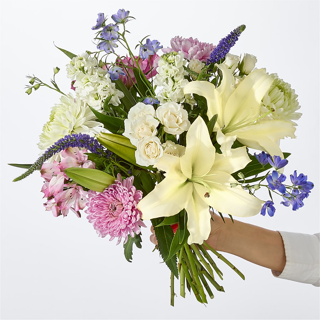 Winter Celebration Bouquet – MEME'S FRANKLIN FLOWER SHOP, Franklin LA