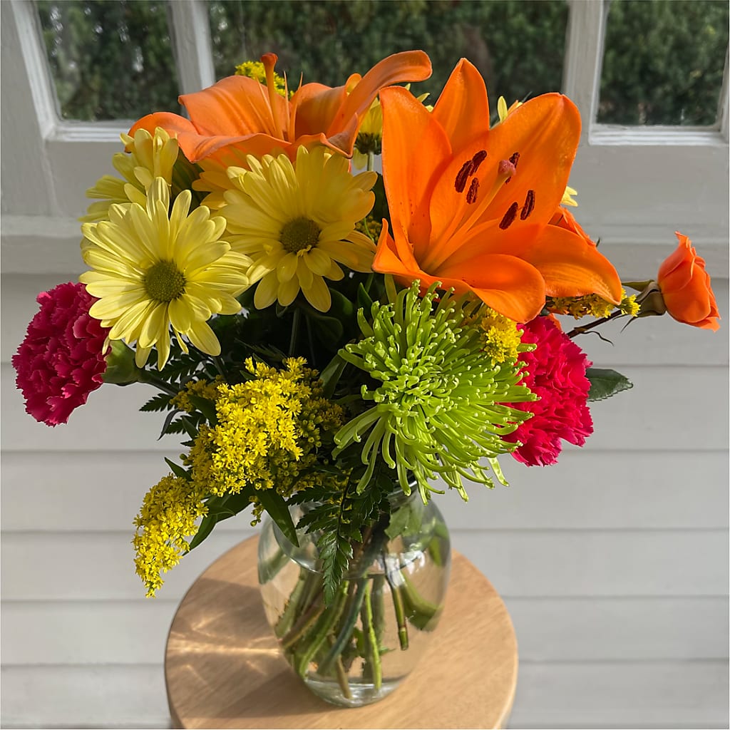 Bold & Bright – A Florist Original – MEME'S FRANKLIN FLOWER SHOP, Franklin LA