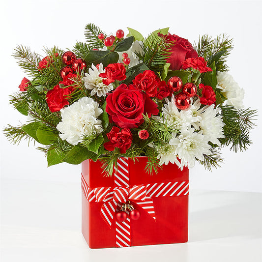 Presents Under the Tree Bouquet – MEME'S FRANKLIN FLOWER SHOP, Franklin LA
