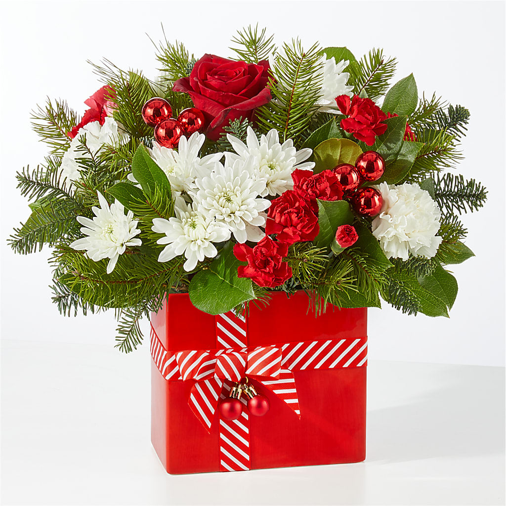 Presents Under the Tree Bouquet – MEME'S FRANKLIN FLOWER SHOP, Franklin LA