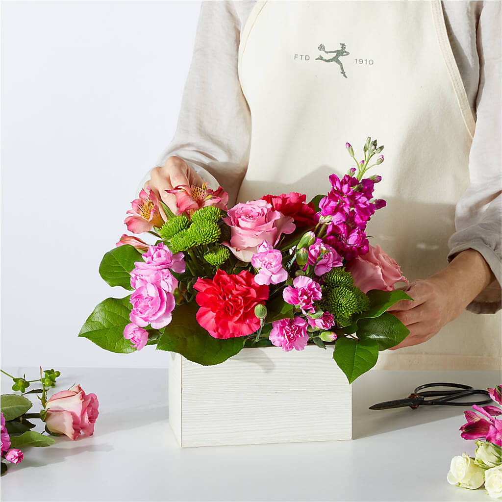 Sweetberry Box – A Florist Original – MEME'S FRANKLIN FLOWER SHOP, Franklin LA