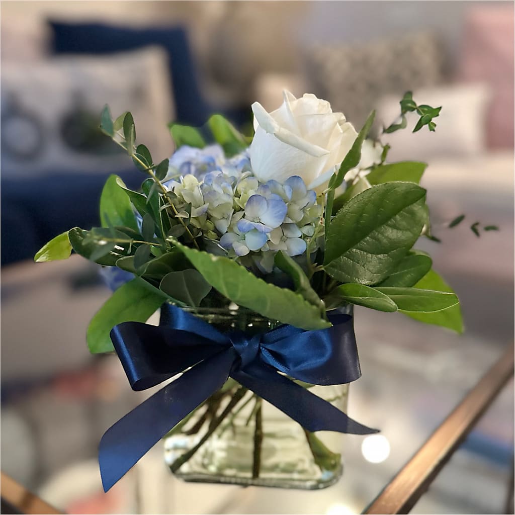 Sky Blue Delight Bouquet – MEME'S FRANKLIN FLOWER SHOP, Franklin LA