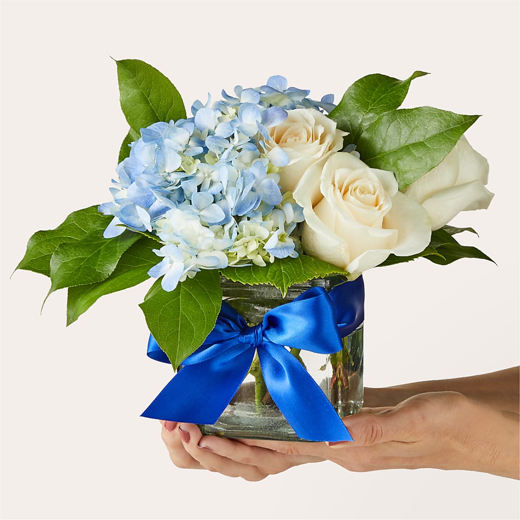 Sky Blue Delight Bouquet – MEME'S FRANKLIN FLOWER SHOP, Franklin LA