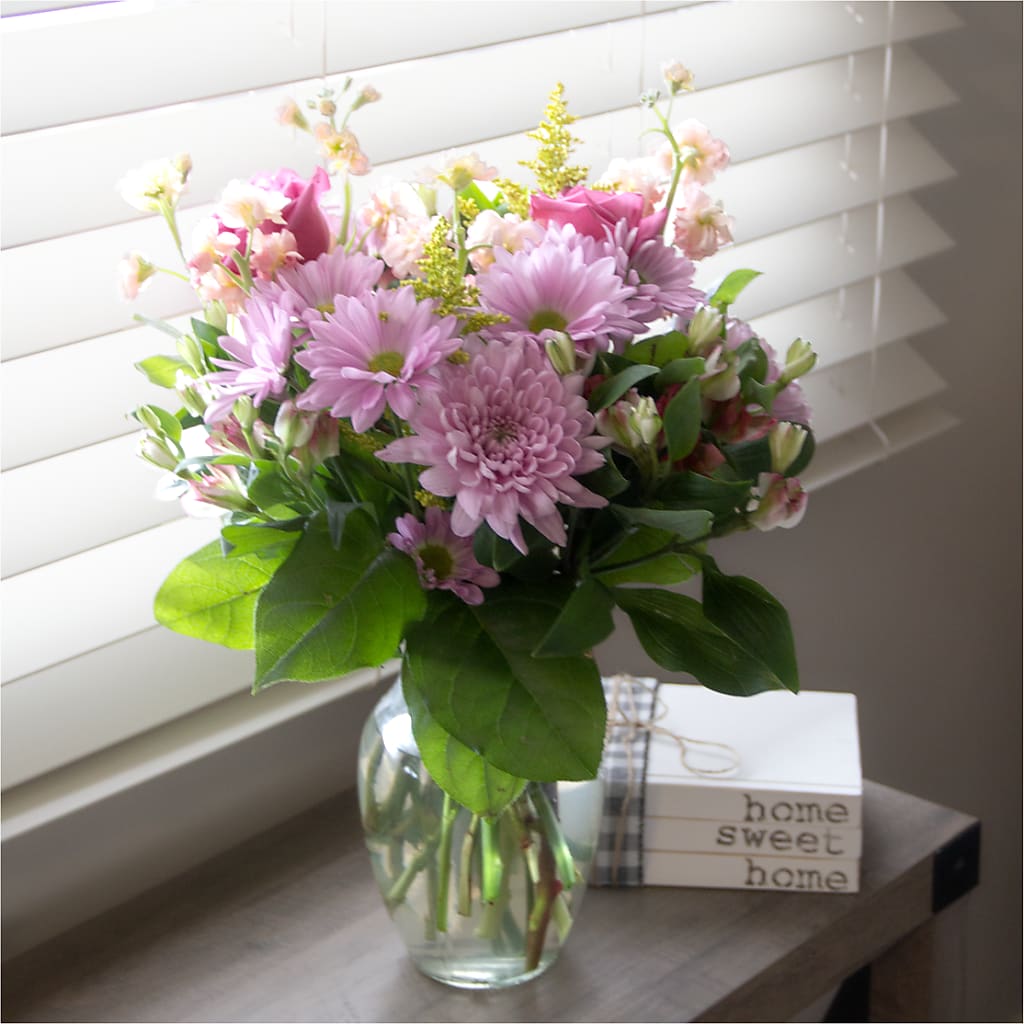 Pastel Tradition - A Florist Original – MEME'S FRANKLIN FLOWER SHOP, Franklin LA