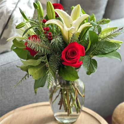 Sparkling Snowflakes Bouquet – MEME'S FRANKLIN FLOWER SHOP, Franklin LA