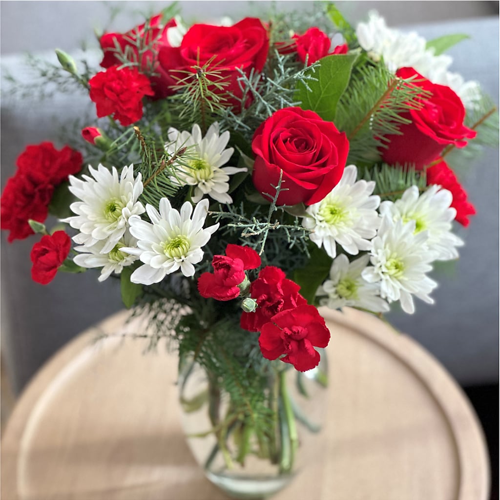 Seasonal Magic Bouquet – MEME'S FRANKLIN FLOWER SHOP, Franklin LA