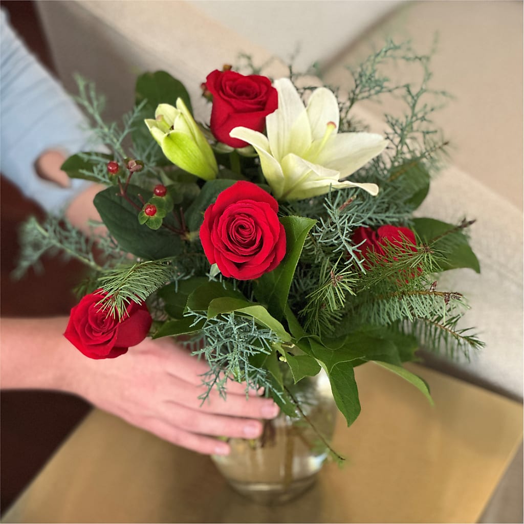 Glittering Lights Bouquet – MEME'S FRANKLIN FLOWER SHOP, Franklin LA