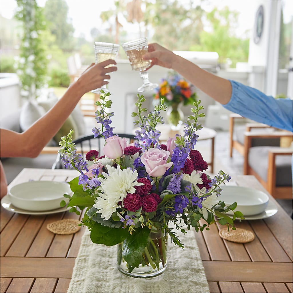 Violet Frost Bouquet – MEME'S FRANKLIN FLOWER SHOP, Franklin LA