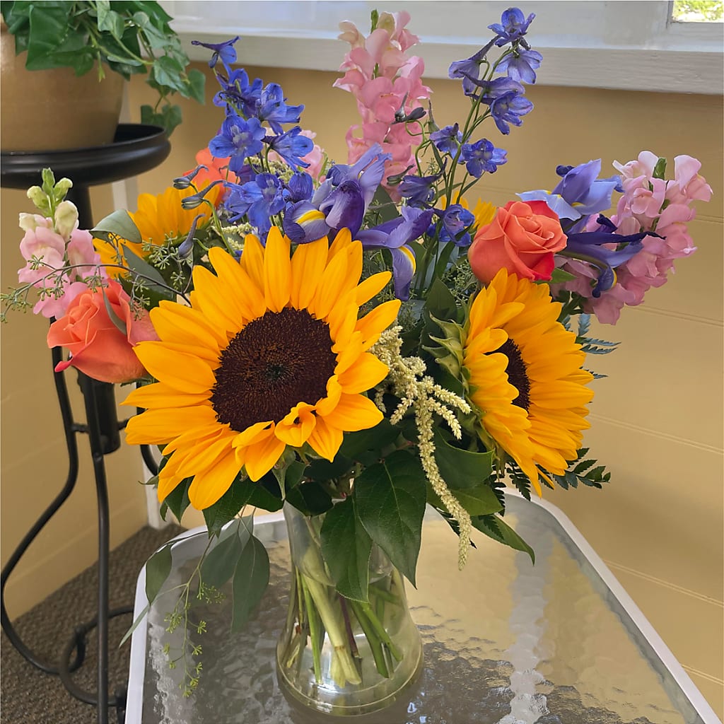 Rays of Life Bouquet – MEME'S FRANKLIN FLOWER SHOP, Franklin LA