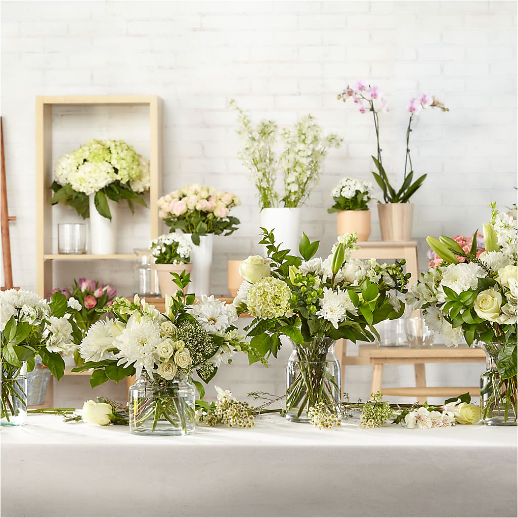 Classic Ivory – A Florist Original – MEME'S FRANKLIN FLOWER SHOP, Franklin LA