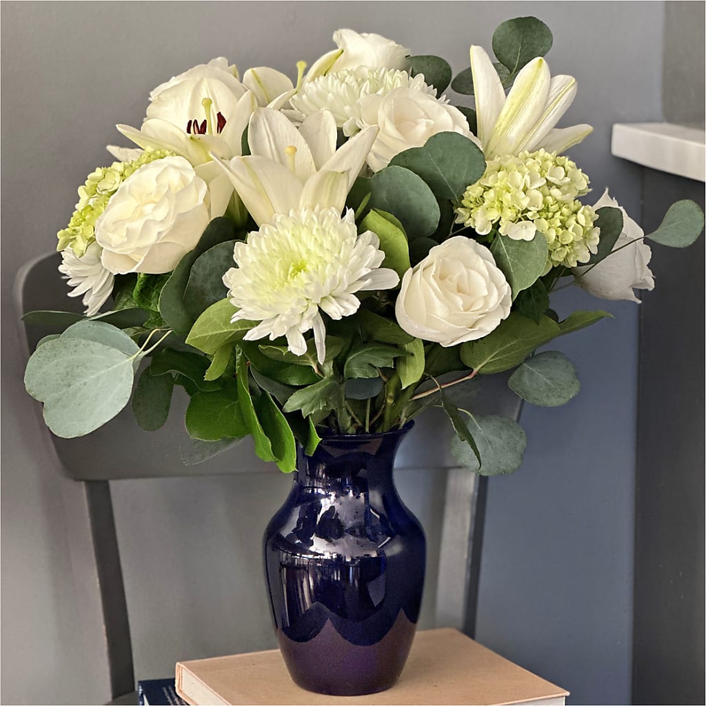 Snowy Dreams Bouquet – MEME'S FRANKLIN FLOWER SHOP, Franklin LA