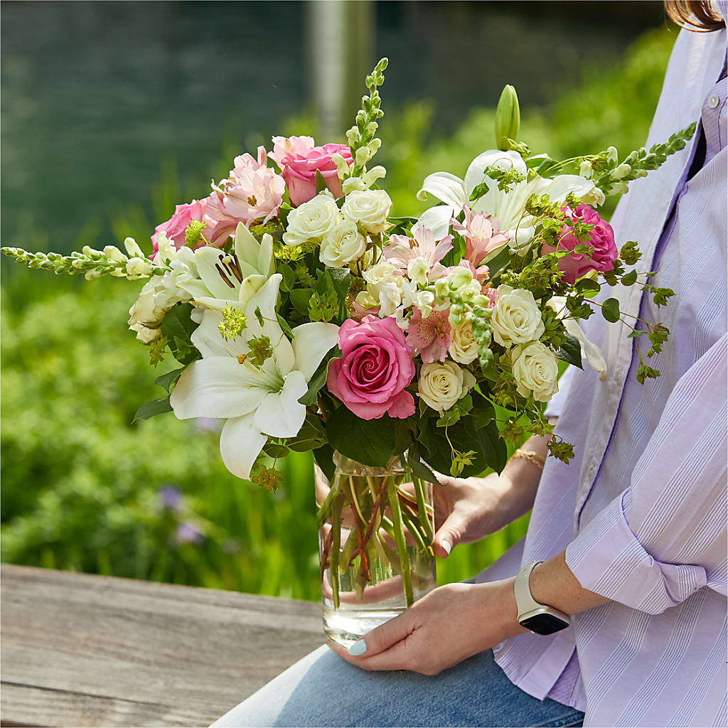 Fondly Bouquet – MEME'S FRANKLIN FLOWER SHOP, Franklin LA